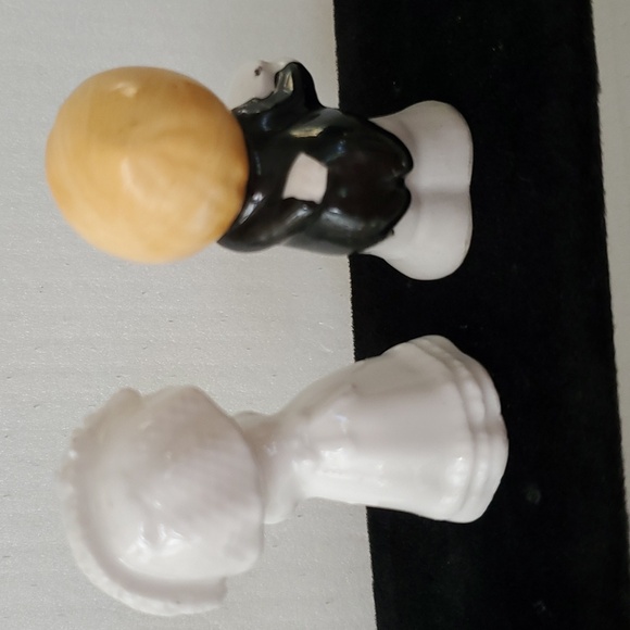 Vintage Dan Brechner Miniature Kissing Bride and Groom Figurines - Picture 3 of 10